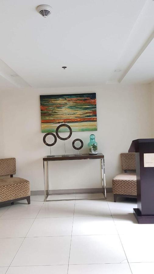 101 Newport Blvd C2 4F By Rechelle Nunag Pasay Exterior foto