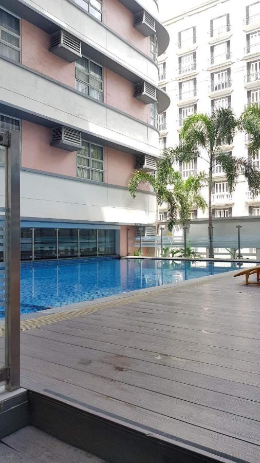 101 Newport Blvd C2 4F By Rechelle Nunag Pasay Exterior foto