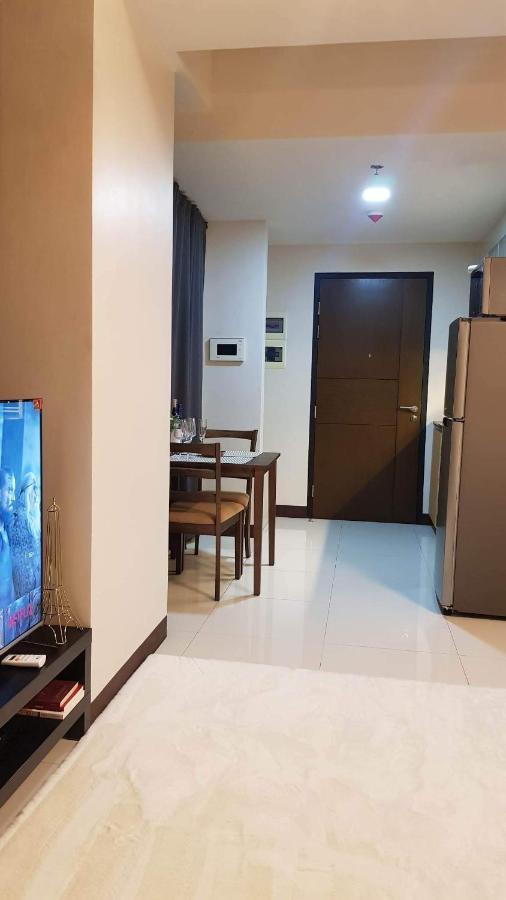 101 Newport Blvd C2 4F By Rechelle Nunag Pasay Exterior foto
