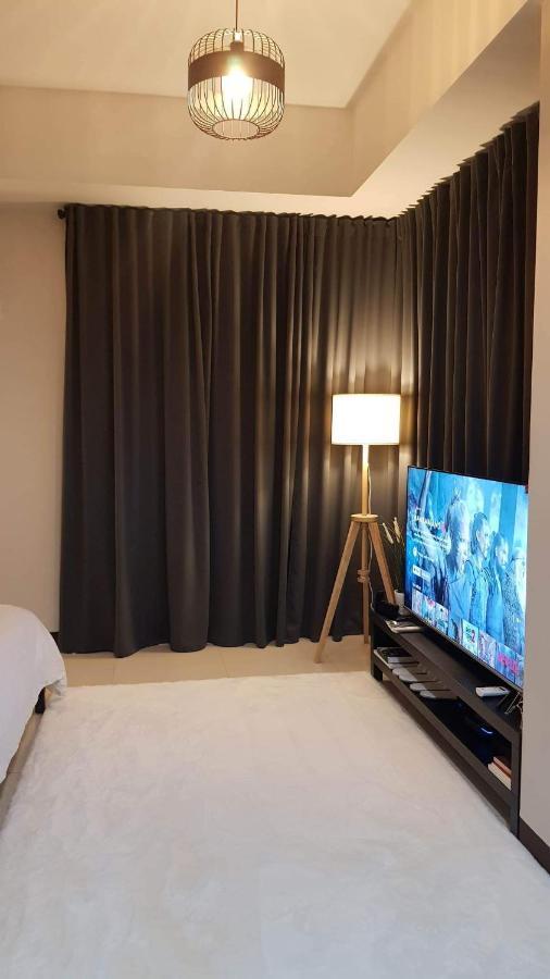 101 Newport Blvd C2 4F By Rechelle Nunag Pasay Exterior foto